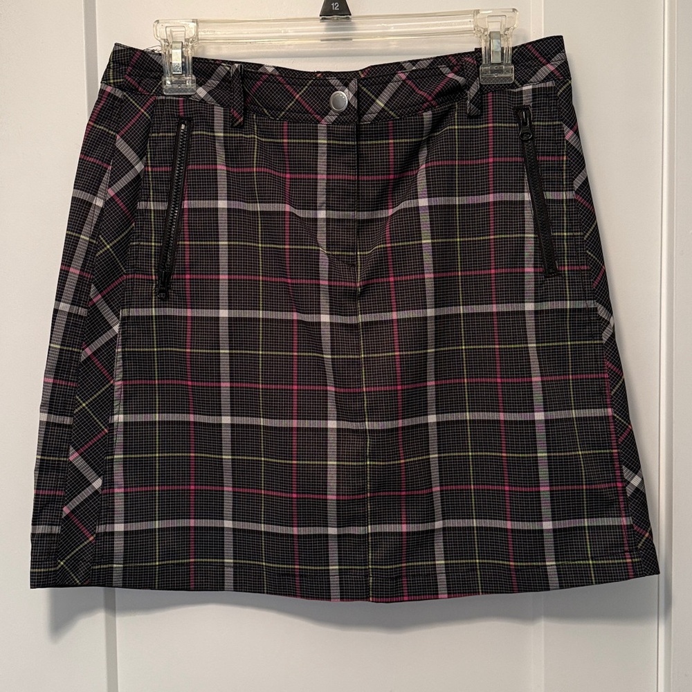 Nivo Women's cool comfort skort. Size 6